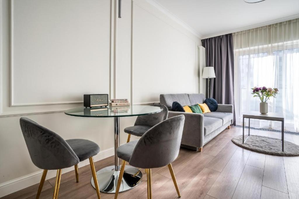 Mennica Residence Apartments Варшава Экстерьер фото